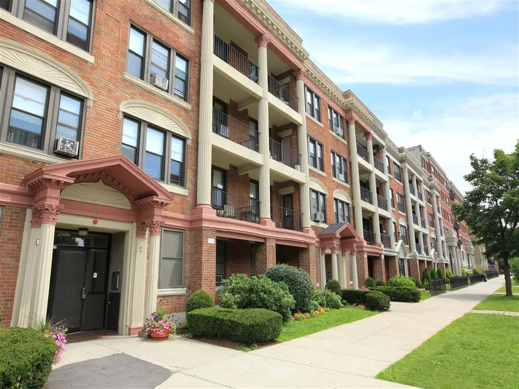 Complete Cleaning Services In Franklin Park